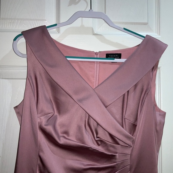 Tahari Arthur S. Levine pink satin Portrait Collar Sheath dress Sz 14 sleeveless - Picture 4 of 9